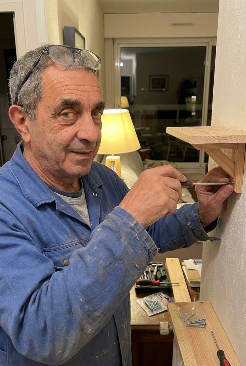 José